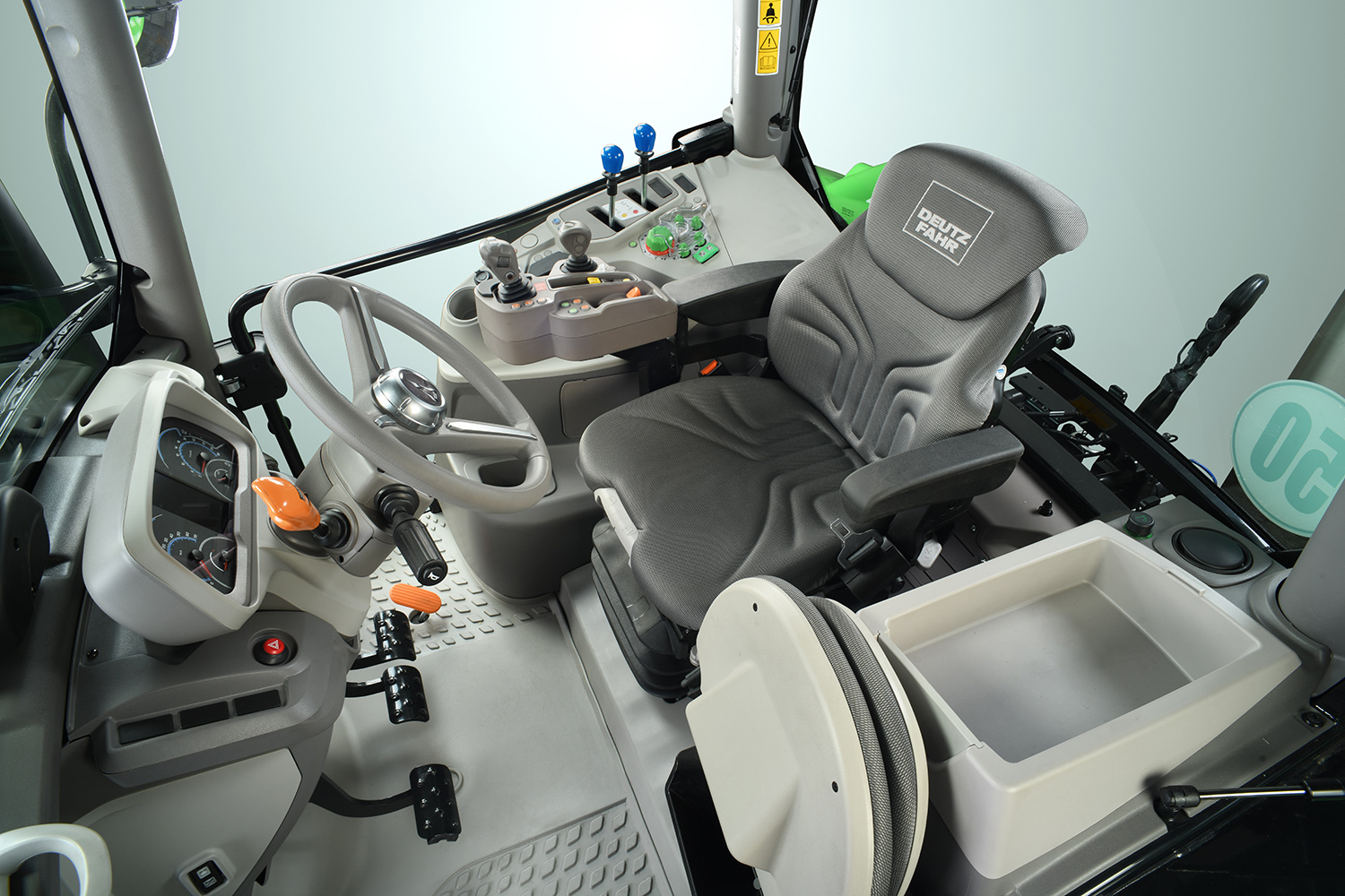 6C Series_6135 C RVshift_Studio_DSC_0076